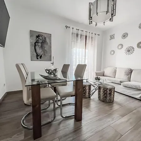 Apartman 2 Bedroom With Large Private Terrace Nerja